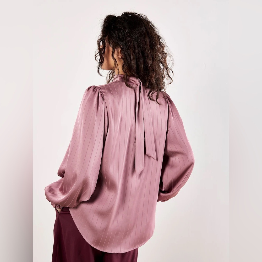 APRICOT 🍑- Satin Self-Stripe Tie Back Top - Picture 4 of 4